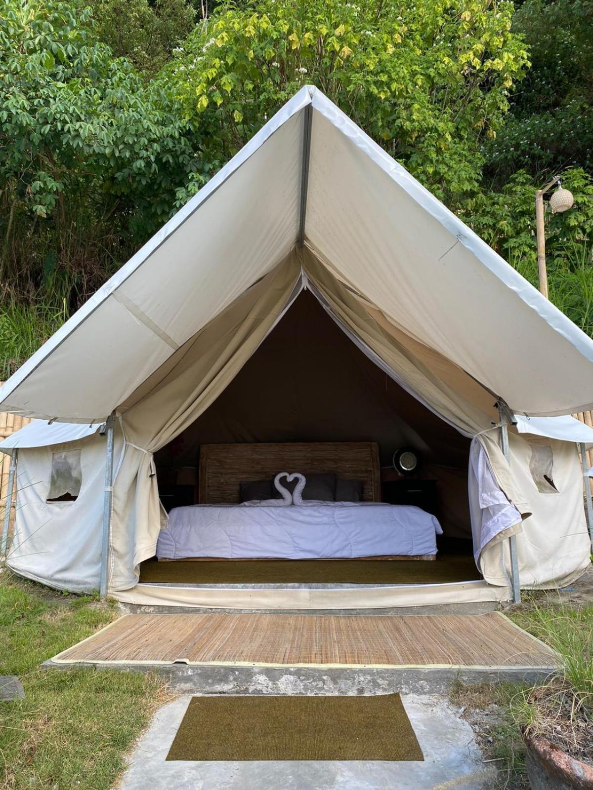 Emayan Glamping Kubupenlokan Eksteriør bilde